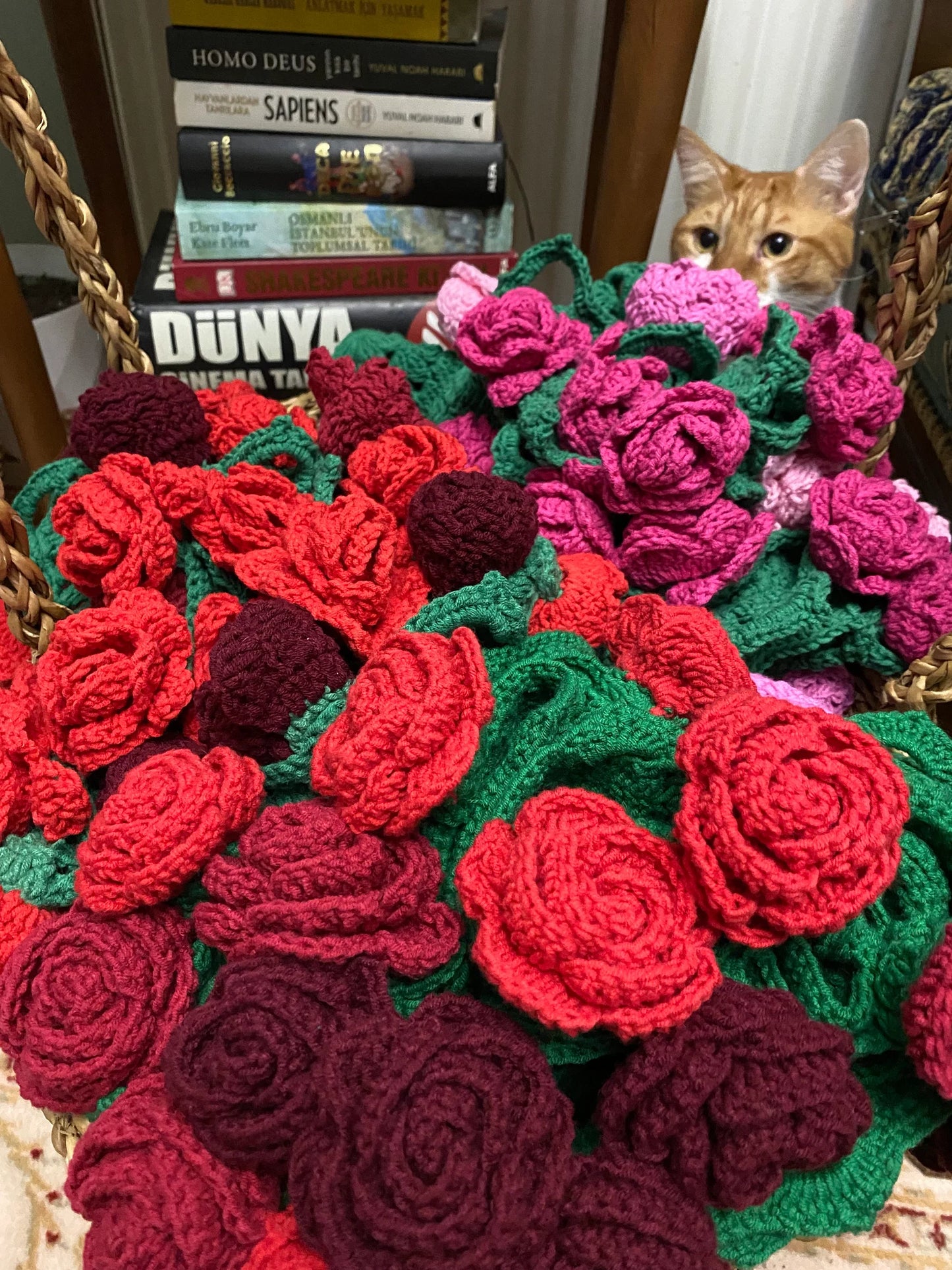 Gehäkelte Blumenstraußdecke, Gehäkelter Jumbo 3D Roter Rosenstrauß, Oma Square Afghan, Gestrickte Sofadecke, Versandfertig, Muttertagsgeschenk