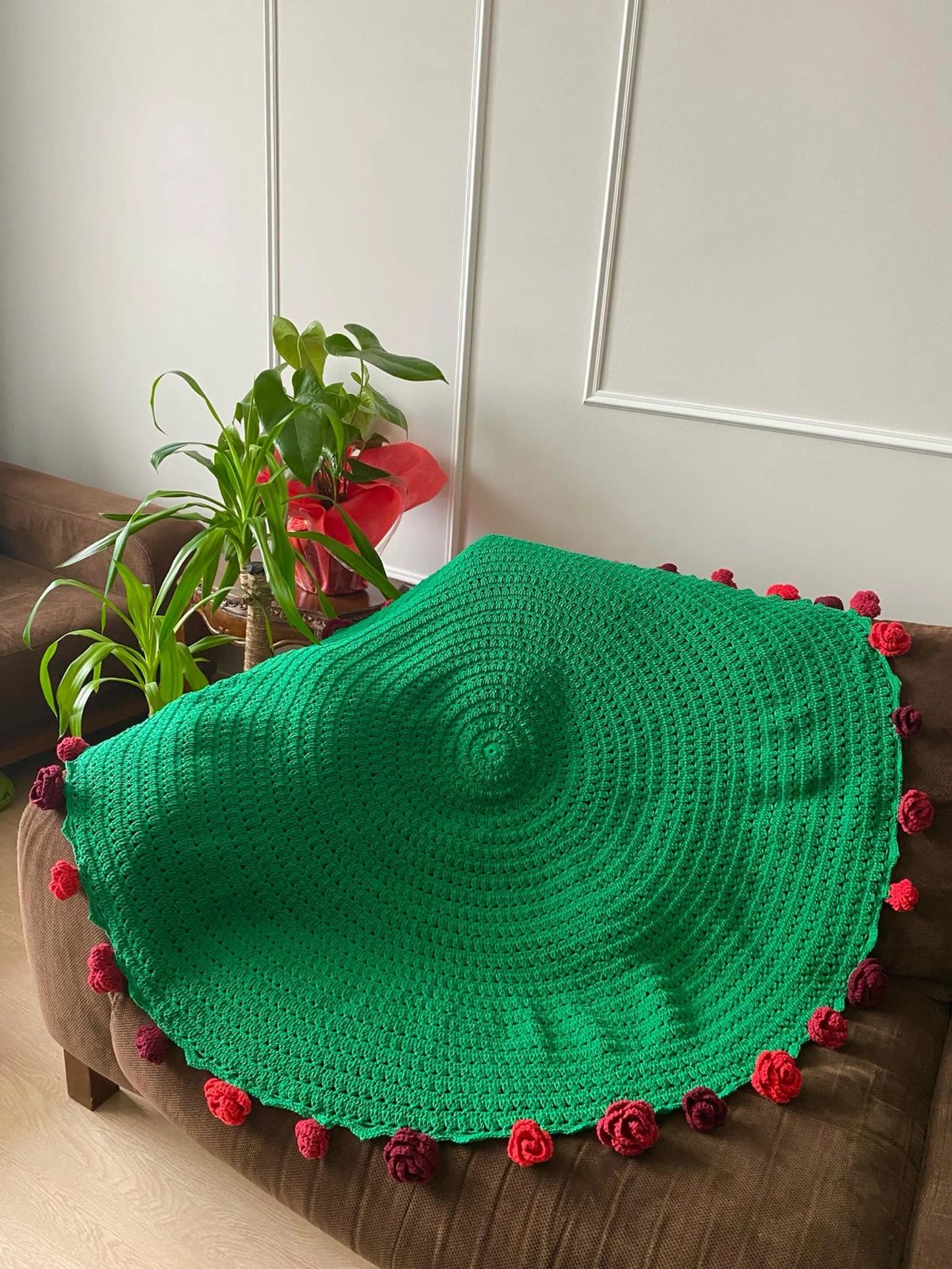 Gehäkelte Blumenstraußdecke, Gehäkelter Jumbo 3D Roter Rosenstrauß, Oma Square Afghan, Gestrickte Sofadecke, Versandfertig, Muttertagsgeschenk