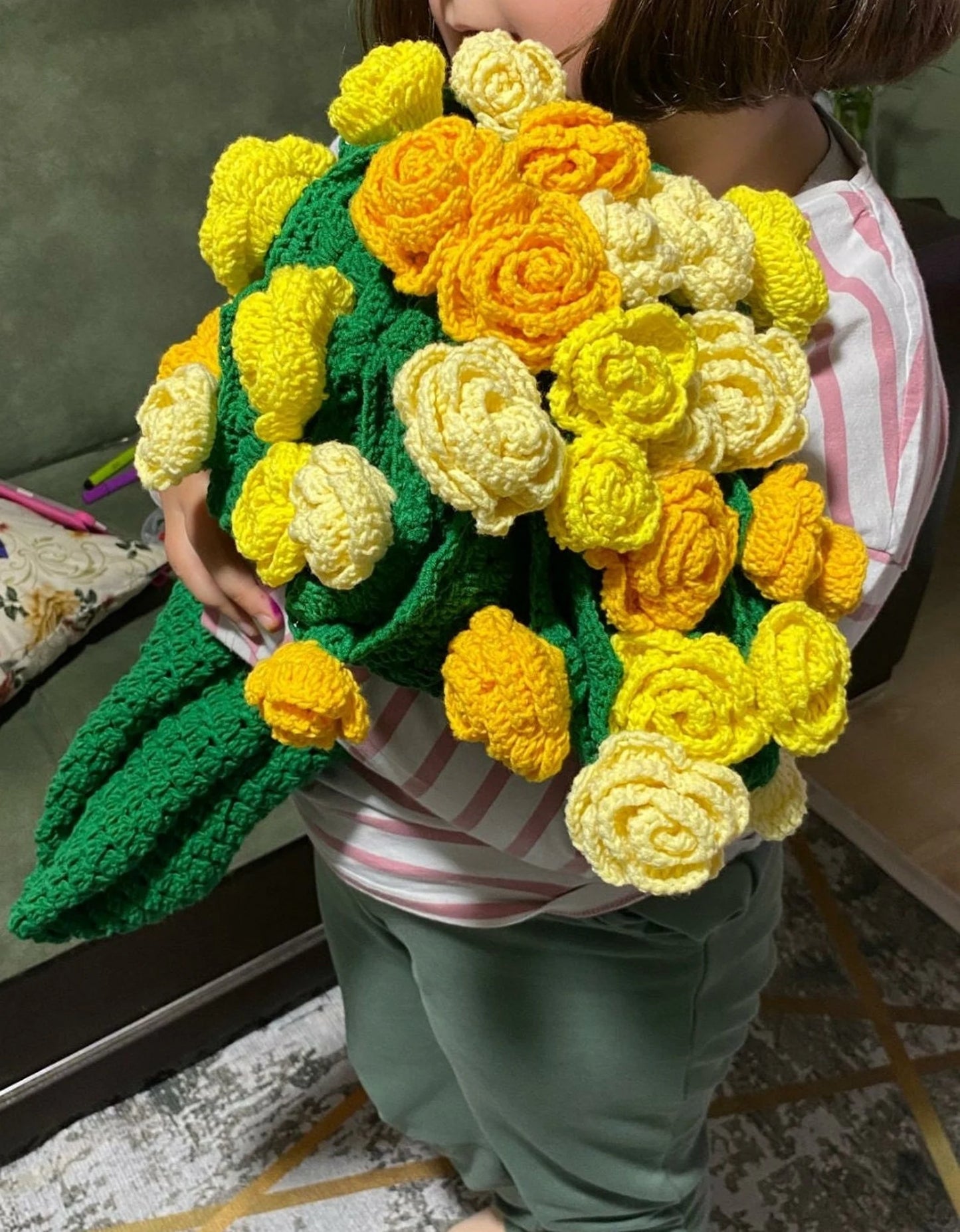 Gehäkelte Blumenstraußdecke, Gehäkelter Jumbo 3D Roter Rosenstrauß, Oma Square Afghan, Gestrickte Sofadecke, Versandfertig, Muttertagsgeschenk