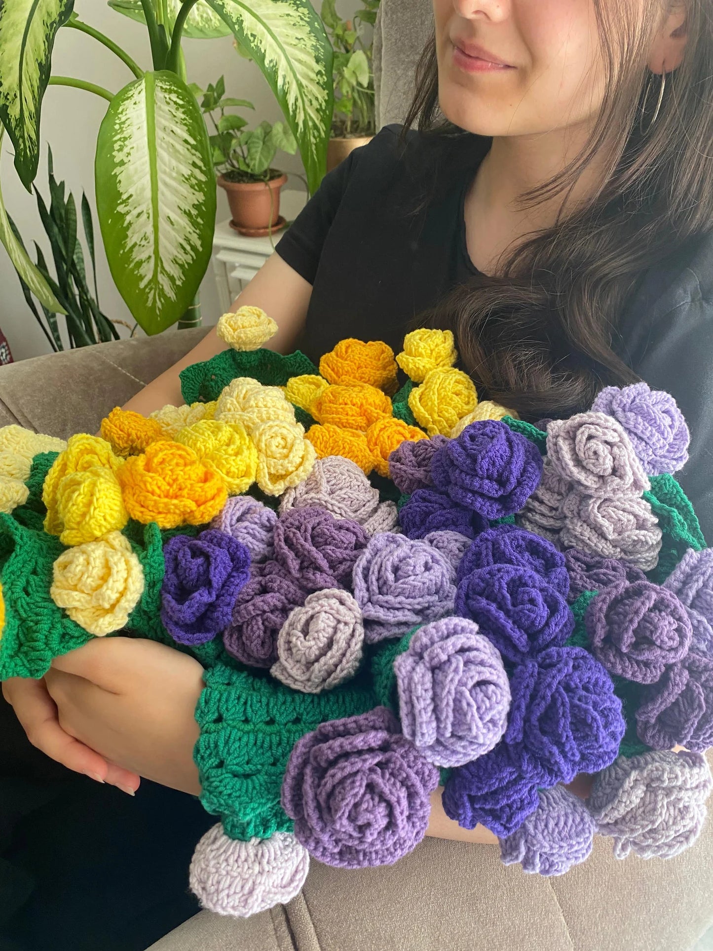 Gehäkelte Blumenstraußdecke, Gehäkelter Jumbo 3D Roter Rosenstrauß, Oma Square Afghan, Gestrickte Sofadecke, Versandfertig, Muttertagsgeschenk
