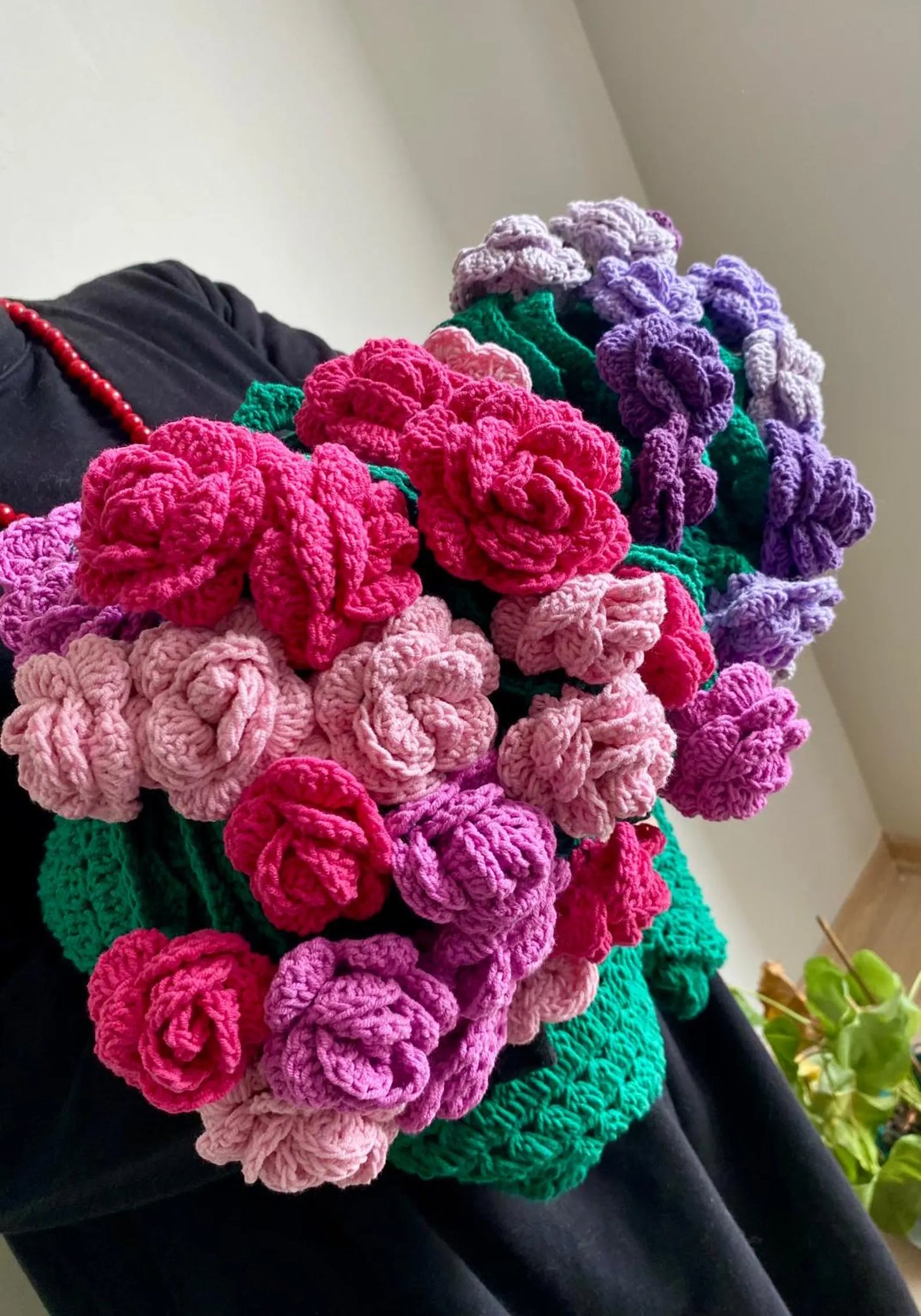 Gehäkelte Blumenstraußdecke, Gehäkelter Jumbo 3D Roter Rosenstrauß, Oma Square Afghan, Gestrickte Sofadecke, Versandfertig, Muttertagsgeschenk