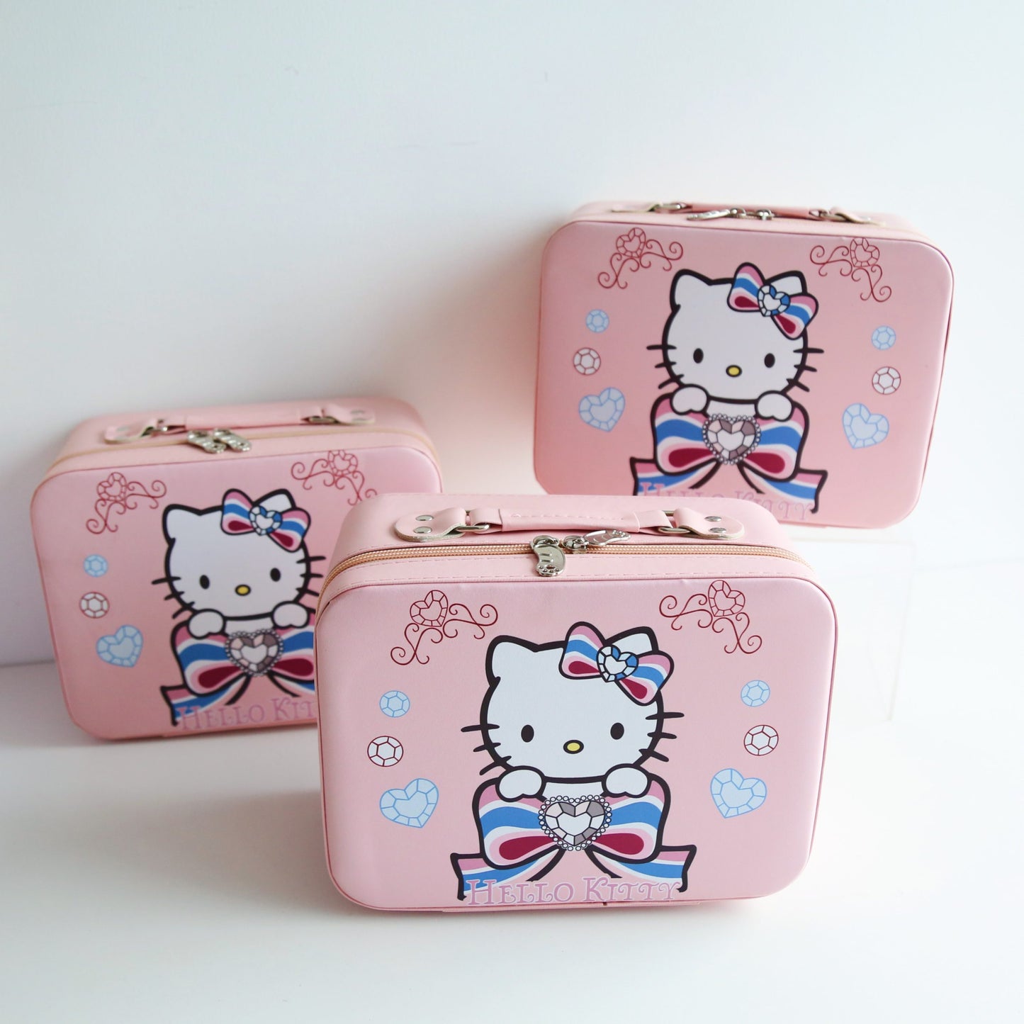 Hello Kitty Gift Box | 1 suitcase + 10 random items